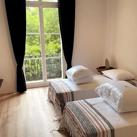 Augusta Palace - T3 **** 74m² - 150m Croisette アパート