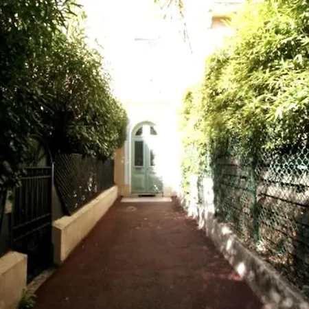 Augusta Palace - T3 **** 74m² - 150m Croisette アパート *